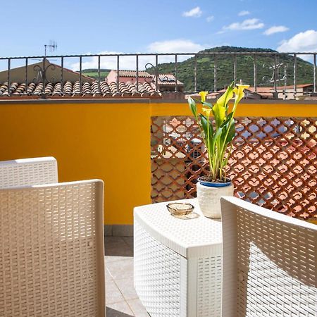 La Torre Del Pozzo Guest House Bosa Bagian luar foto