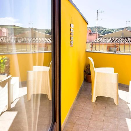 La Torre Del Pozzo Guest House Bosa Bagian luar foto
