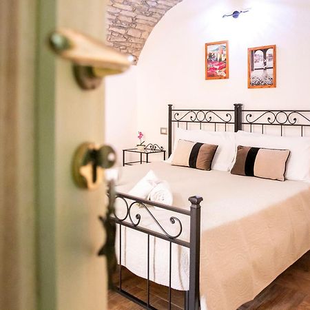 La Torre Del Pozzo Guest House Bosa Bagian luar foto